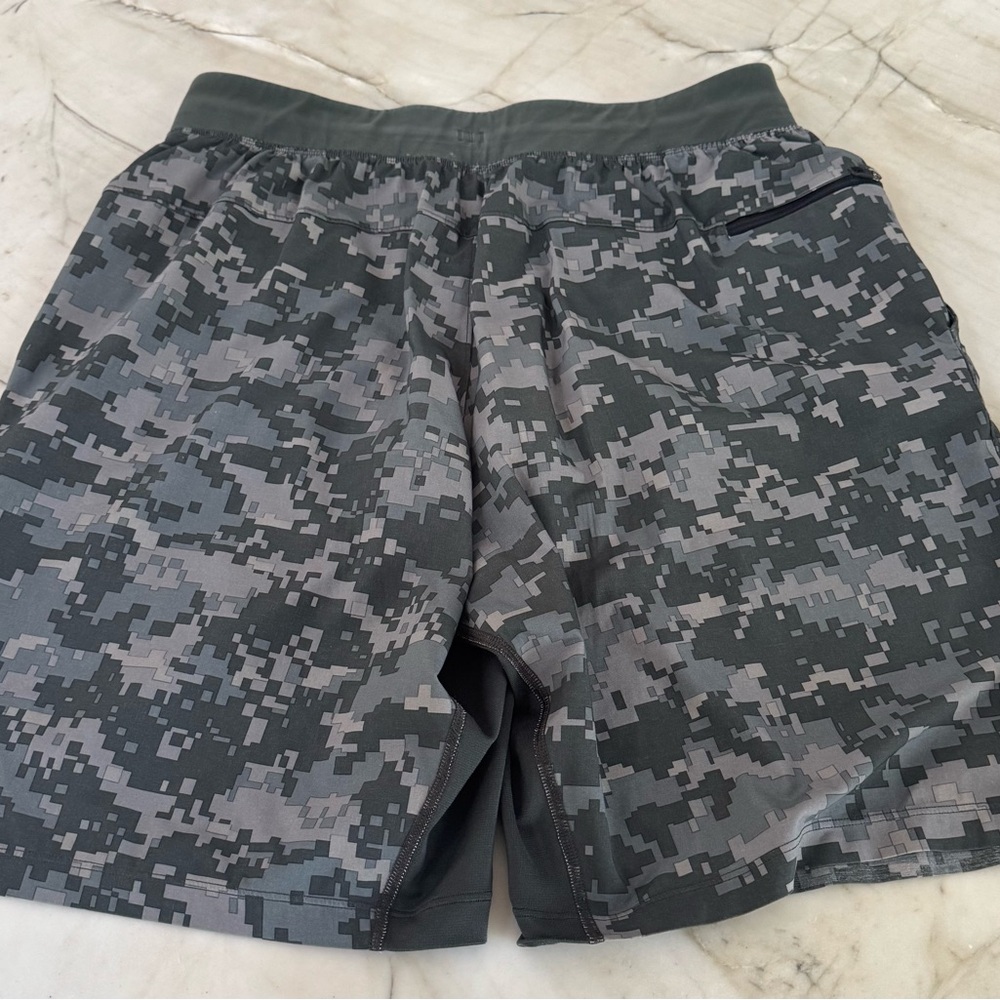 lululemon athletica Green Camo Men's Athletic Shorts Sz M